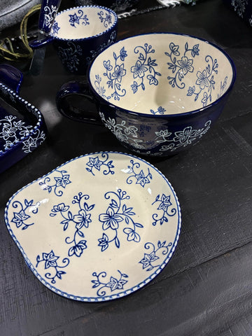 Blue Floral Lace 24 oz Soup Bowl w Lid