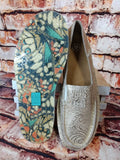 Cruiser- Pearl Floral Emboss