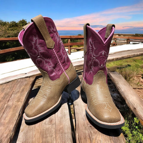 Rosebud Tombstone Wide Square Toe Western Boot