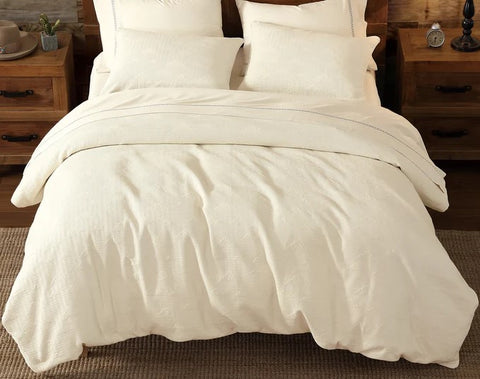 Pikes Peak Matelassé Bedding Set